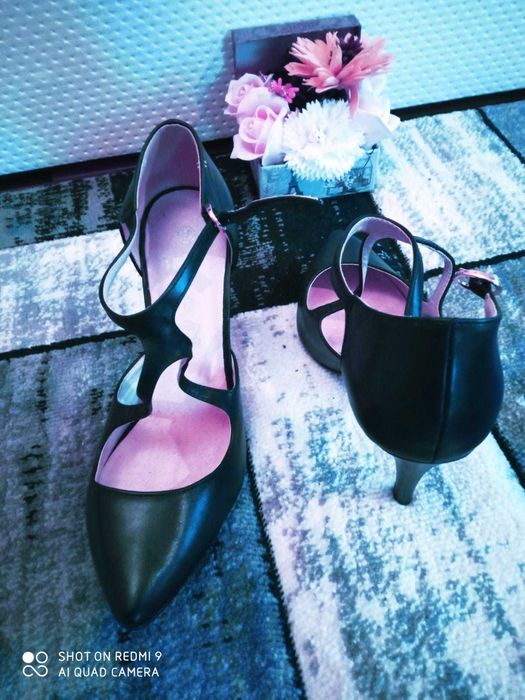 Vand pantofi  si sandale dama