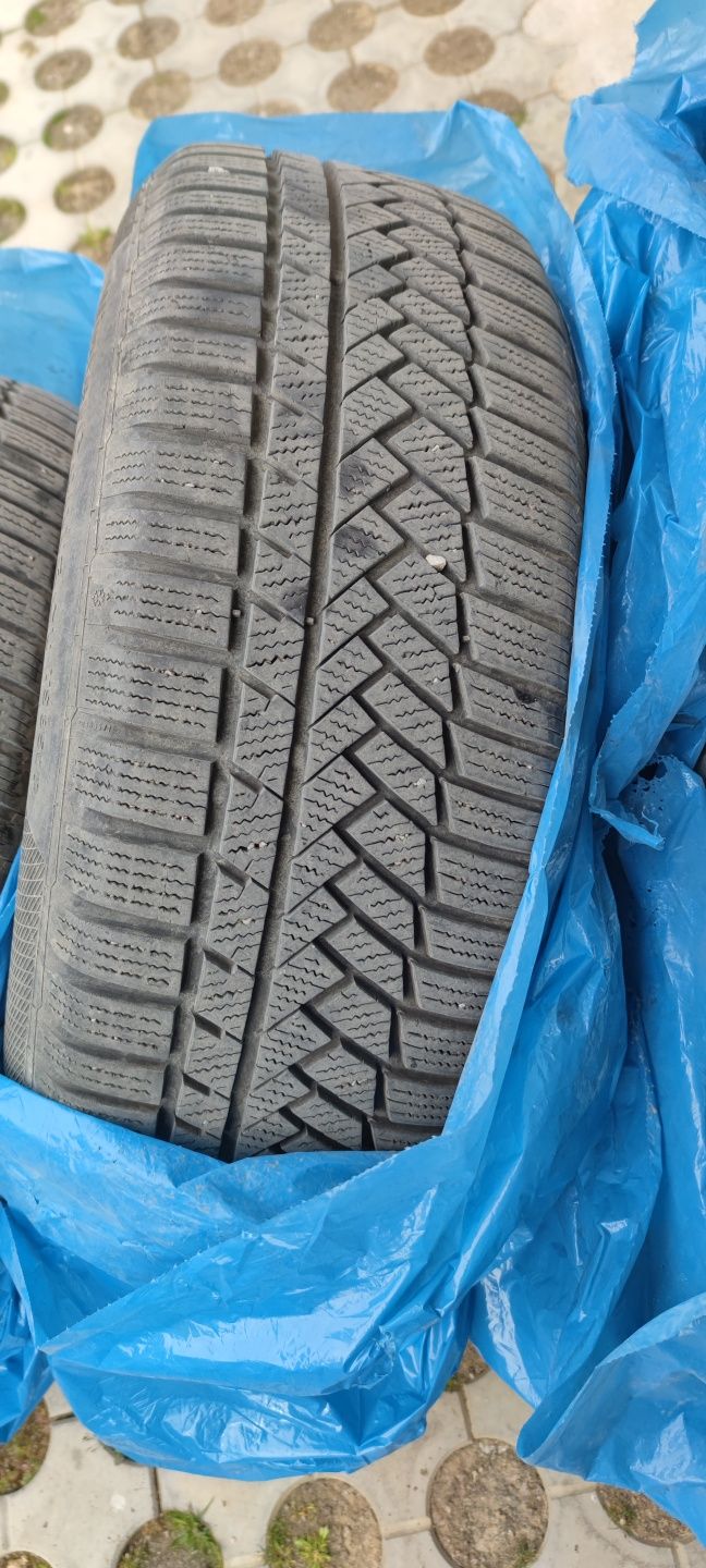 Продавам зимни гуми Continental 225/60/17
