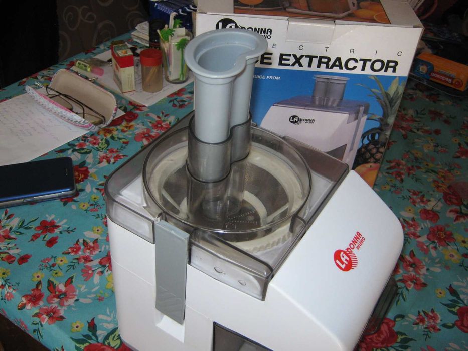 Storcator,legume,fructe,LA DONNA,MILANO,200w,pahare gradate,lux