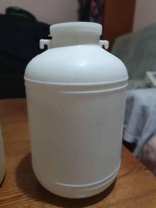 Бидоны 5ти литровые, форма для выпечки