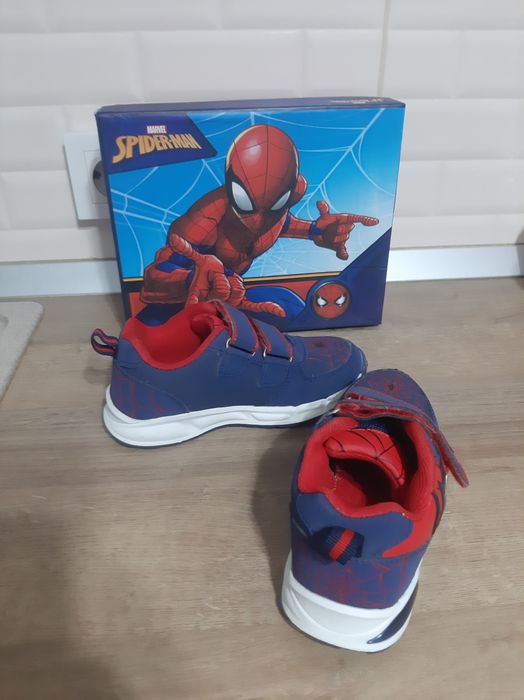 Pantofi sport băieți - Spiderman cu leduri (mărimea 29)