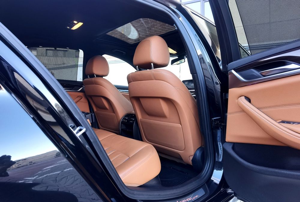 BMW 520d G30 Luxury Line/Automat/Trapă/Piele/Cameră/NaviMare/Clima
