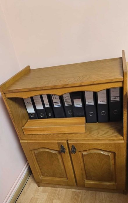 Vând două comode în stare foarte bună, ambele la 600 lei