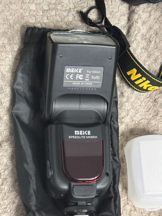 Nikon D5300 + обектив 35мм + обектив 18-105мм + аксесоари