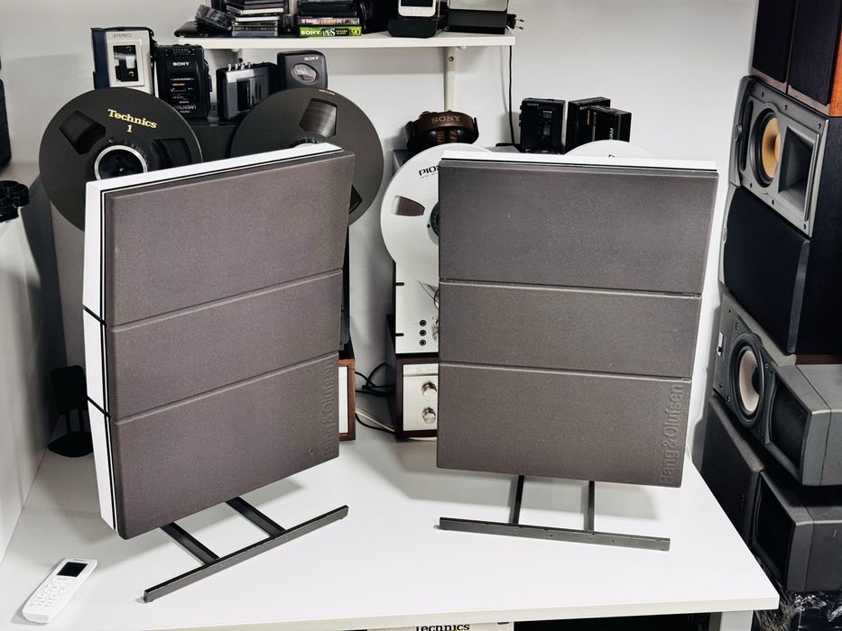 Boxe de fidelitate Bang of Olufsen RL60.2, cu stative, sunet deosebit