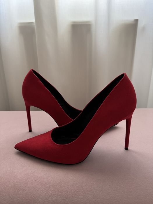 Pantofi stiletto