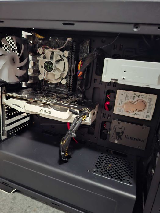 Vand pc de  gaming