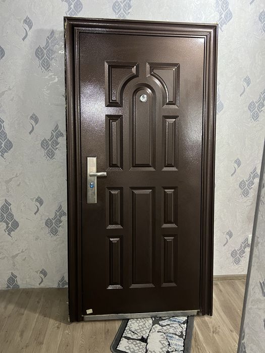 Kirish eshidi sotiladi