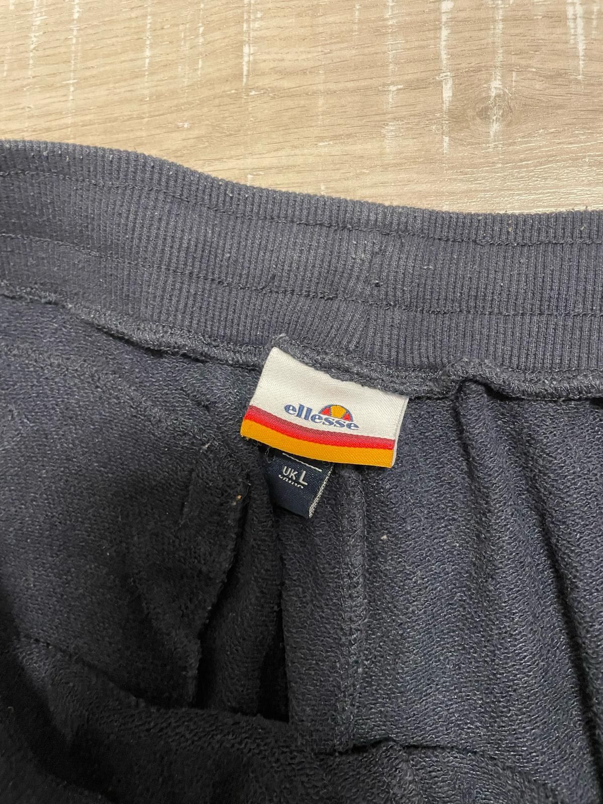 Pantaloni Ellesse mărimea L/M