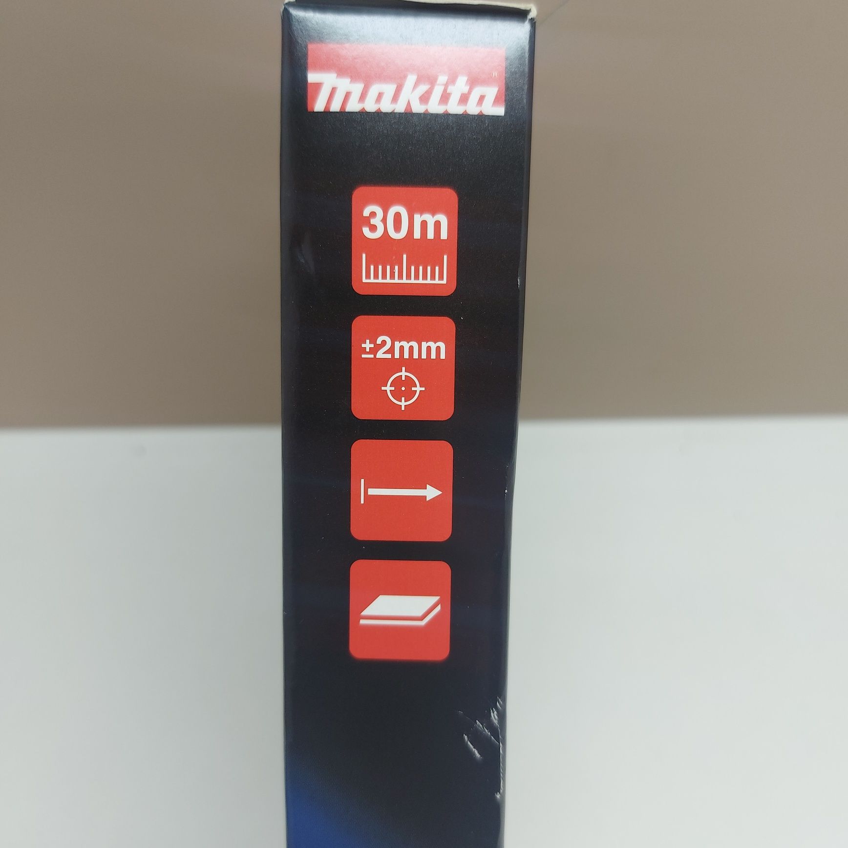 Лазерна ролетка Makita LD030P 30м