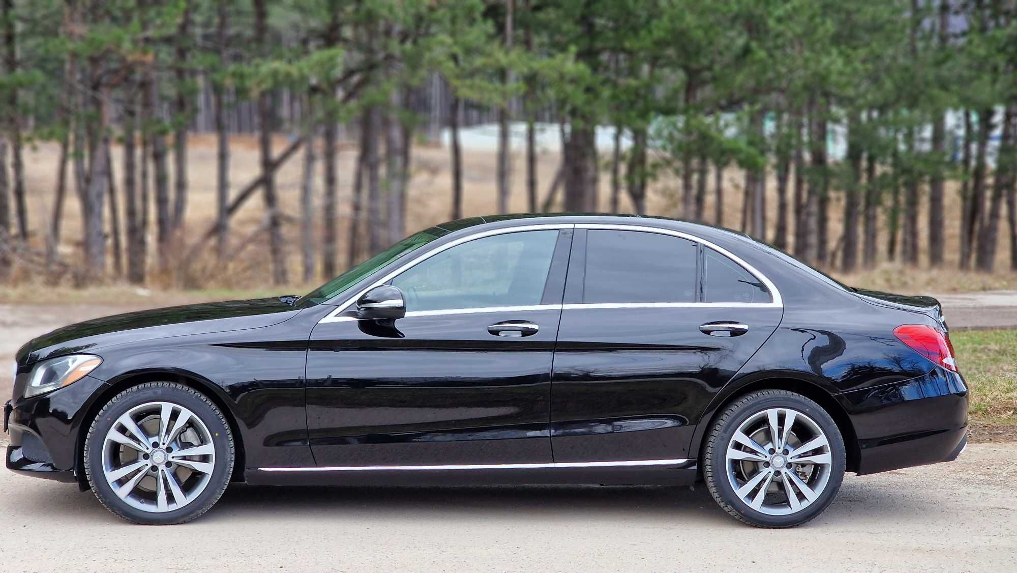 Mercedes c300 4matic Нови гуми* Напълно обслужен* Всичко платено