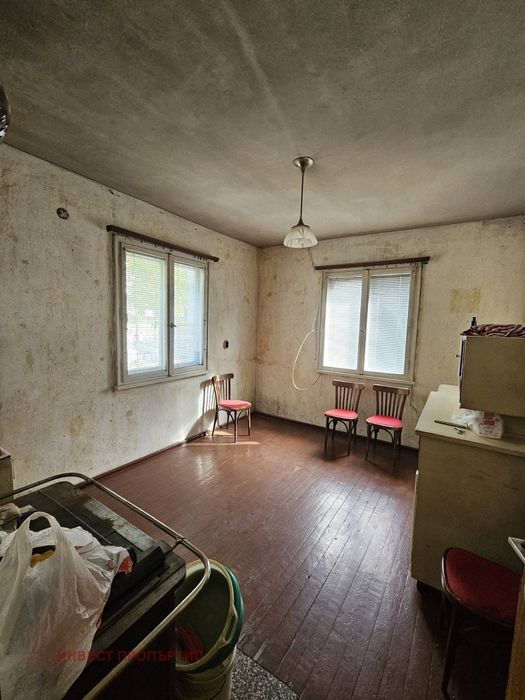 Продава се Къща в София, Хаджи Димитър - 170 кв.м за 3821 €/кв.м - Снимка #3