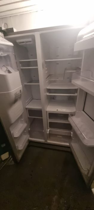 Vând frigider de la samsung