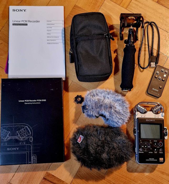 SONY PCM D100 - accesorii, cutia originala, aproape nefolosit