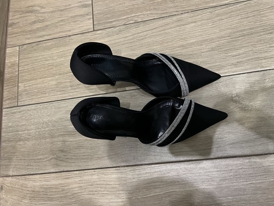 Pantofi stiletto