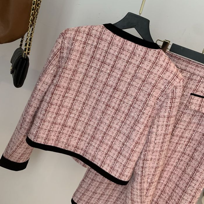 Ayollar uchun kastyum yubka