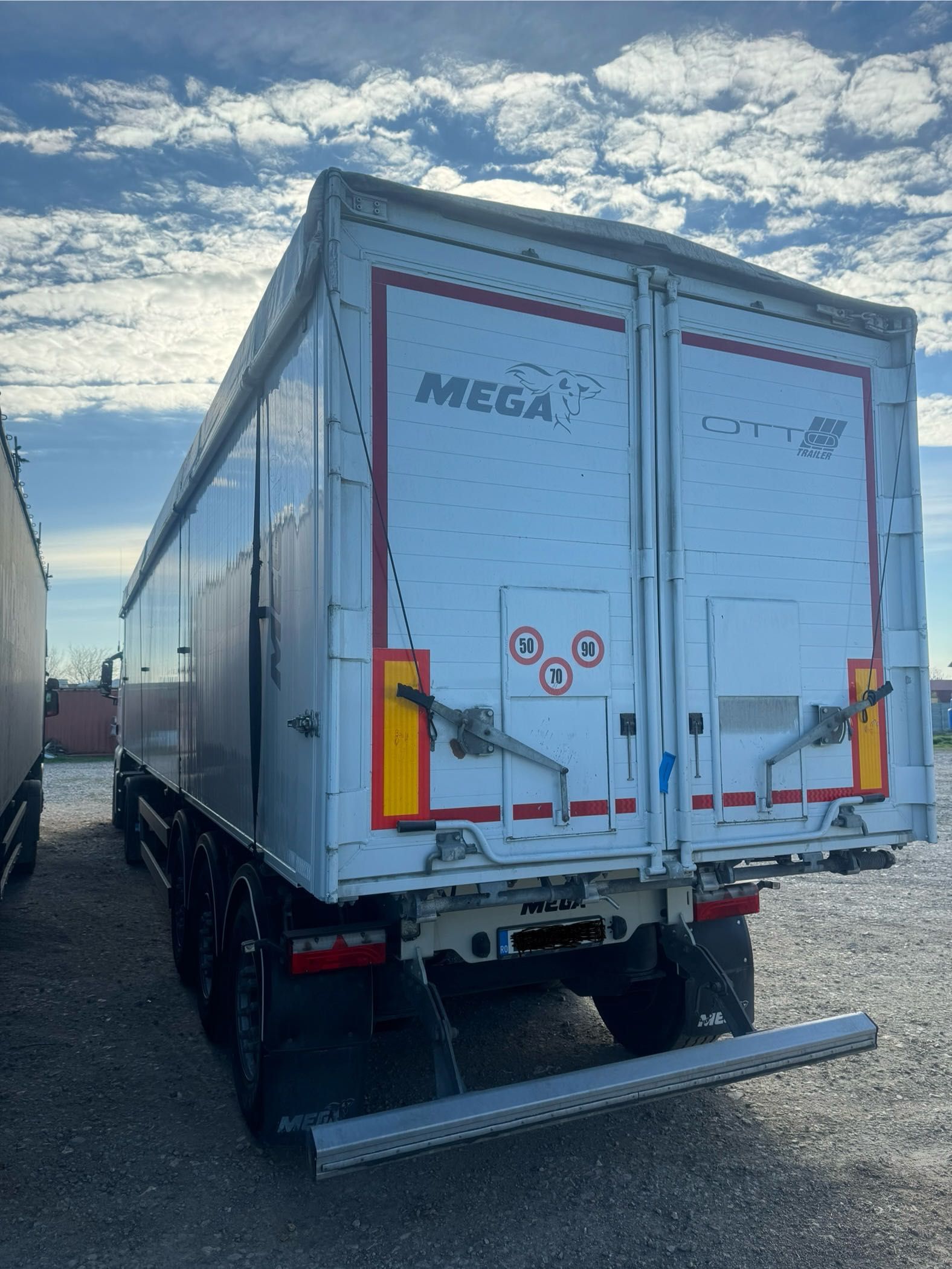 Bena cereale 55 m3 Mega Light 3