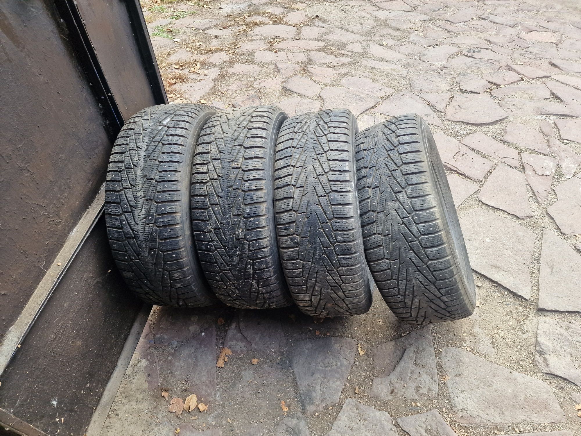 Резина Nokian 265/60/18