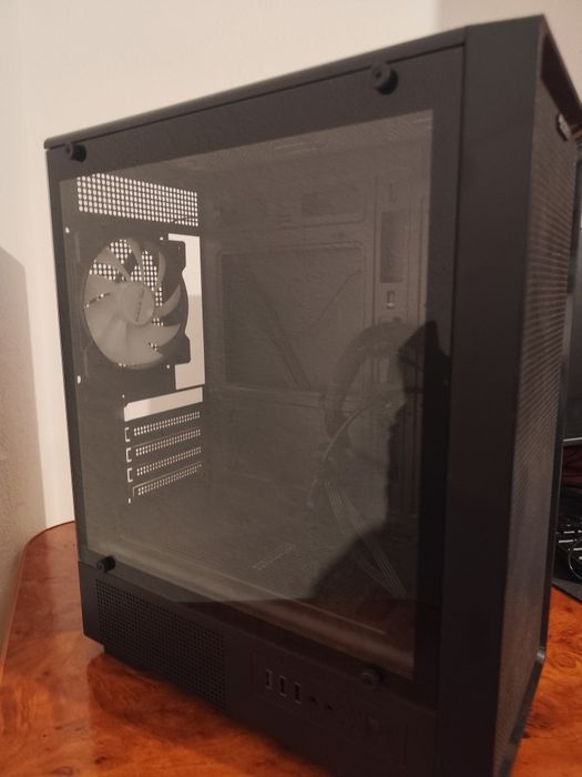 Carcasa PRO GAMING VISION BLACK + Sursă 650w