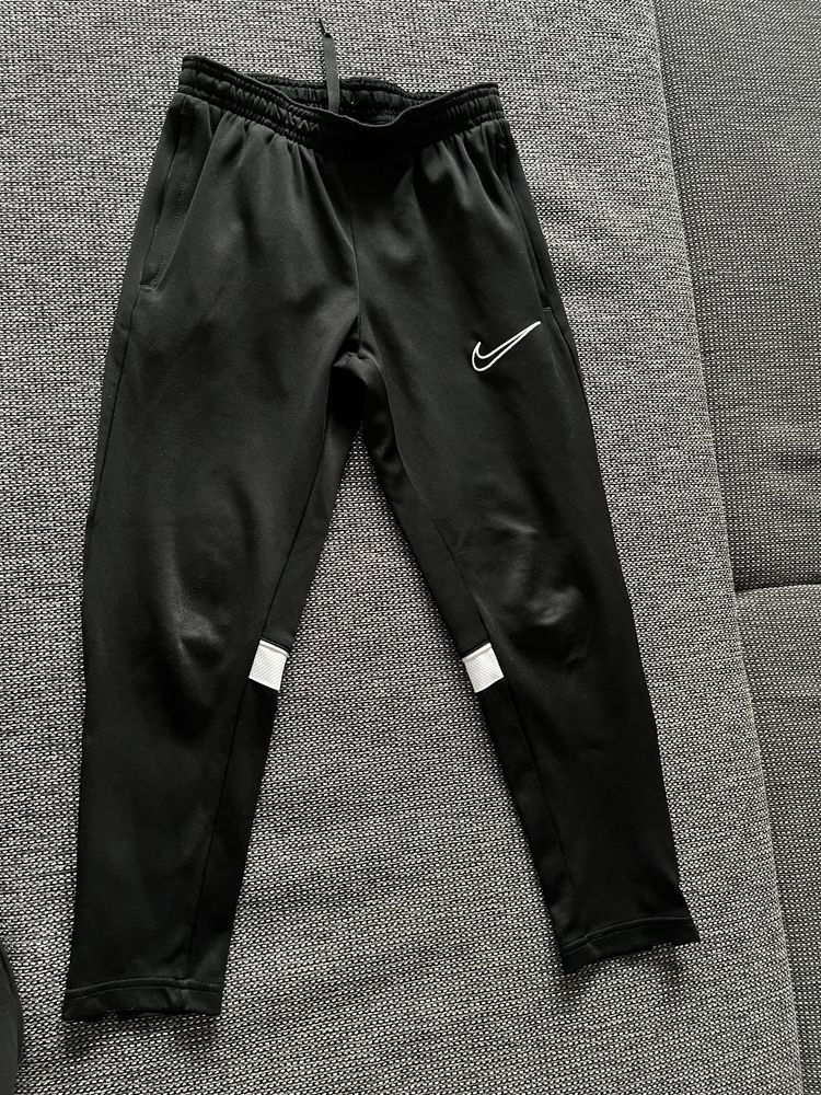 Детски дрехи Adidas, Nike р-р 128/134, 8 год