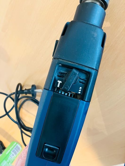 УДАРНА БОРМАШИНА AEG Atlas Copco SB2E 680-R Germany 
Мощност: 680 W