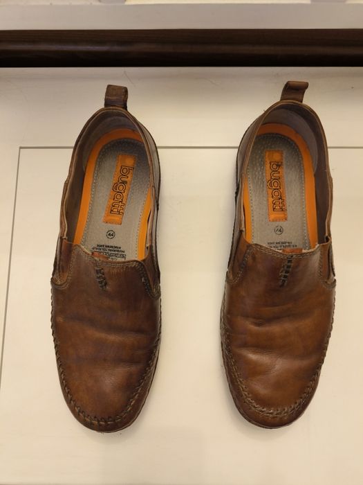 Pantofi ușori,din piele naturala, pt bărbați ,mărime 44 Bugatti