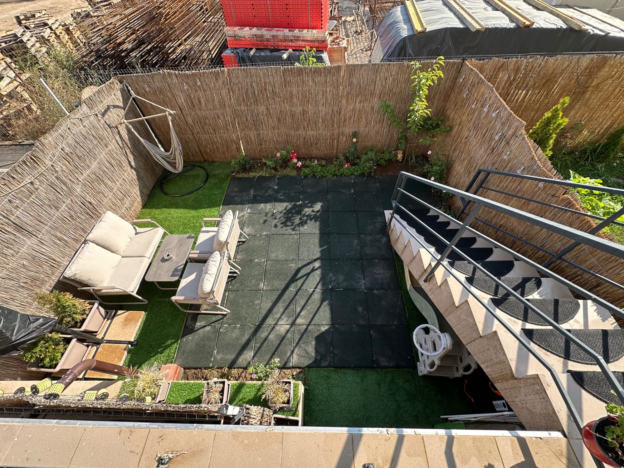 Apartament 3 camere + grădină proprie