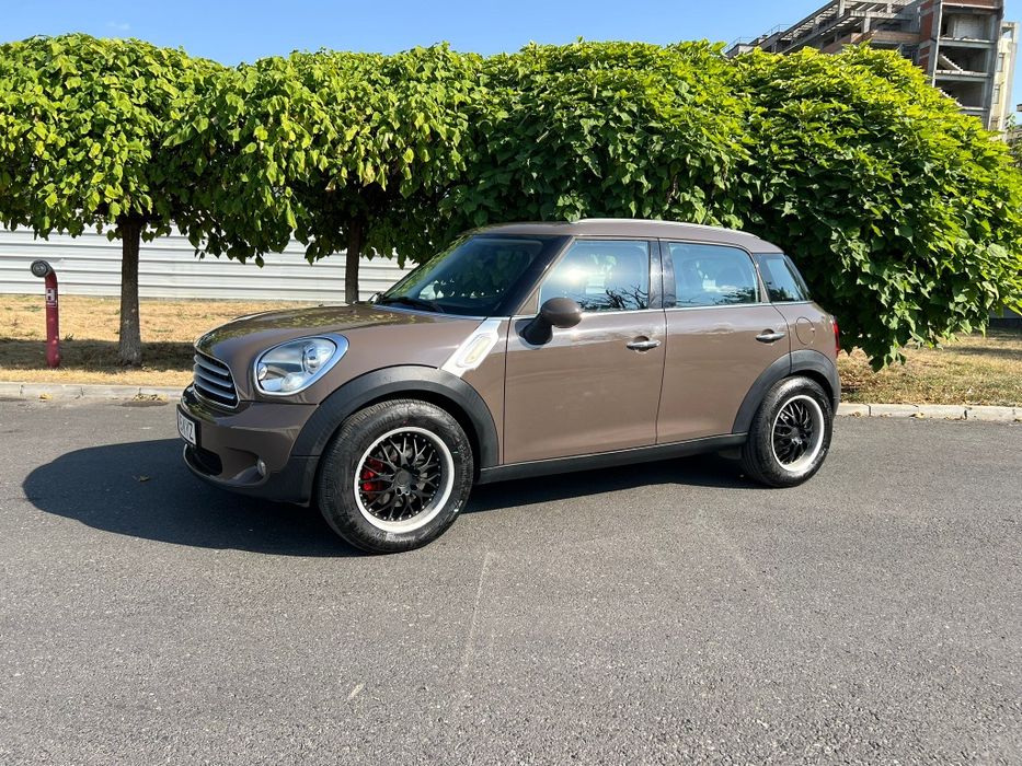 Vând Mini Cooper Countryman
 Motor: 1600 cmc
Putere: 112 CP
Cutie