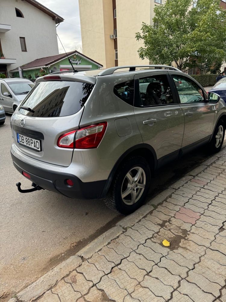 Nissan Qashqai j10 2012