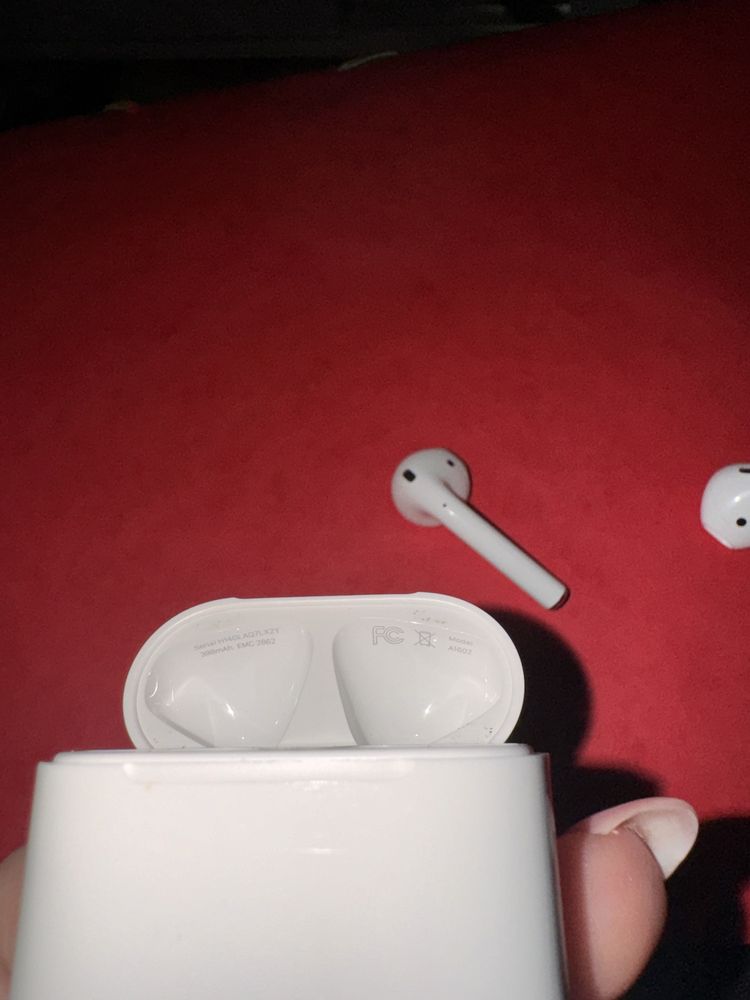 Apple Airpods A2