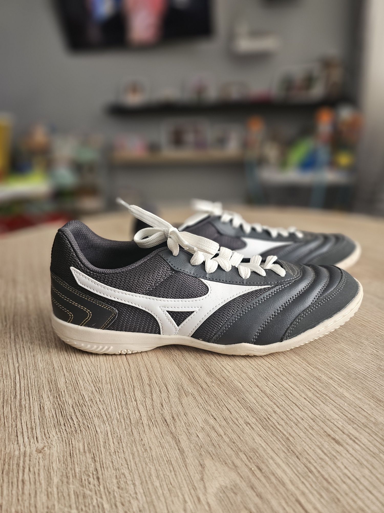 Обувки за футбол Mizuno Morelia 42 номер