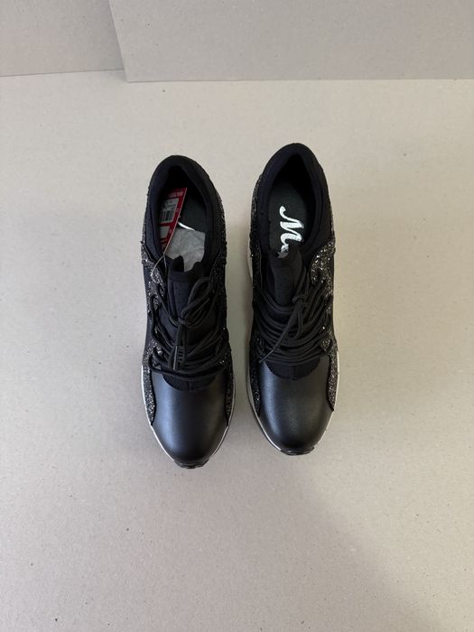 Дамски спортни обувки