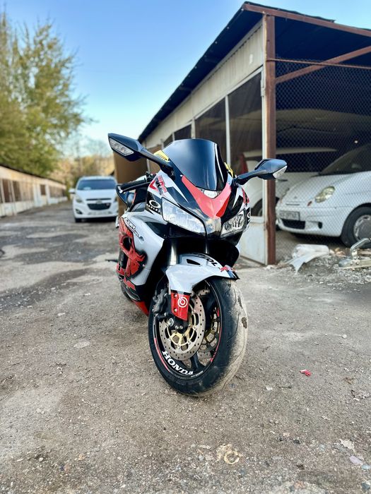 Срочно !!  Продаётся хонда SBR 1000 RR в отличном состоянии