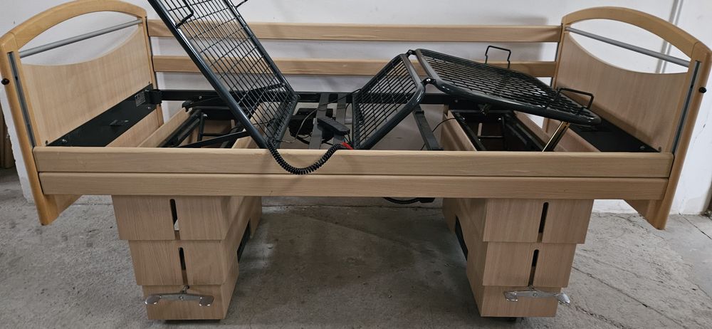 Pat cu telecomanda electric spital