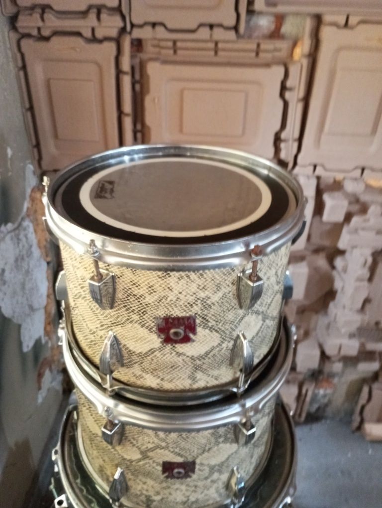 Продавам барабани Tama Swingstar