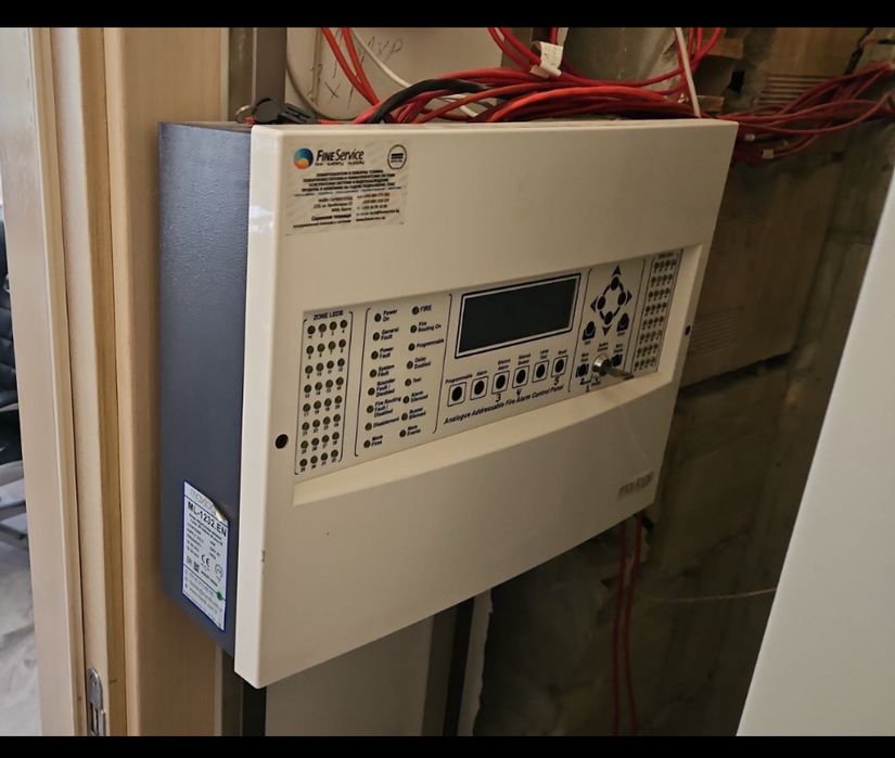 Централа пожароизвестяване и датчици за нея