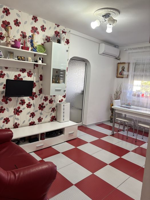 Vand apartament cu 3 camere in Tecuci pe 7 noiembrie