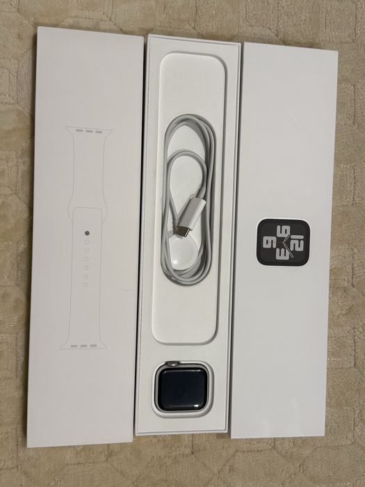 Apple watch SE 40mm silver 2nd Gen