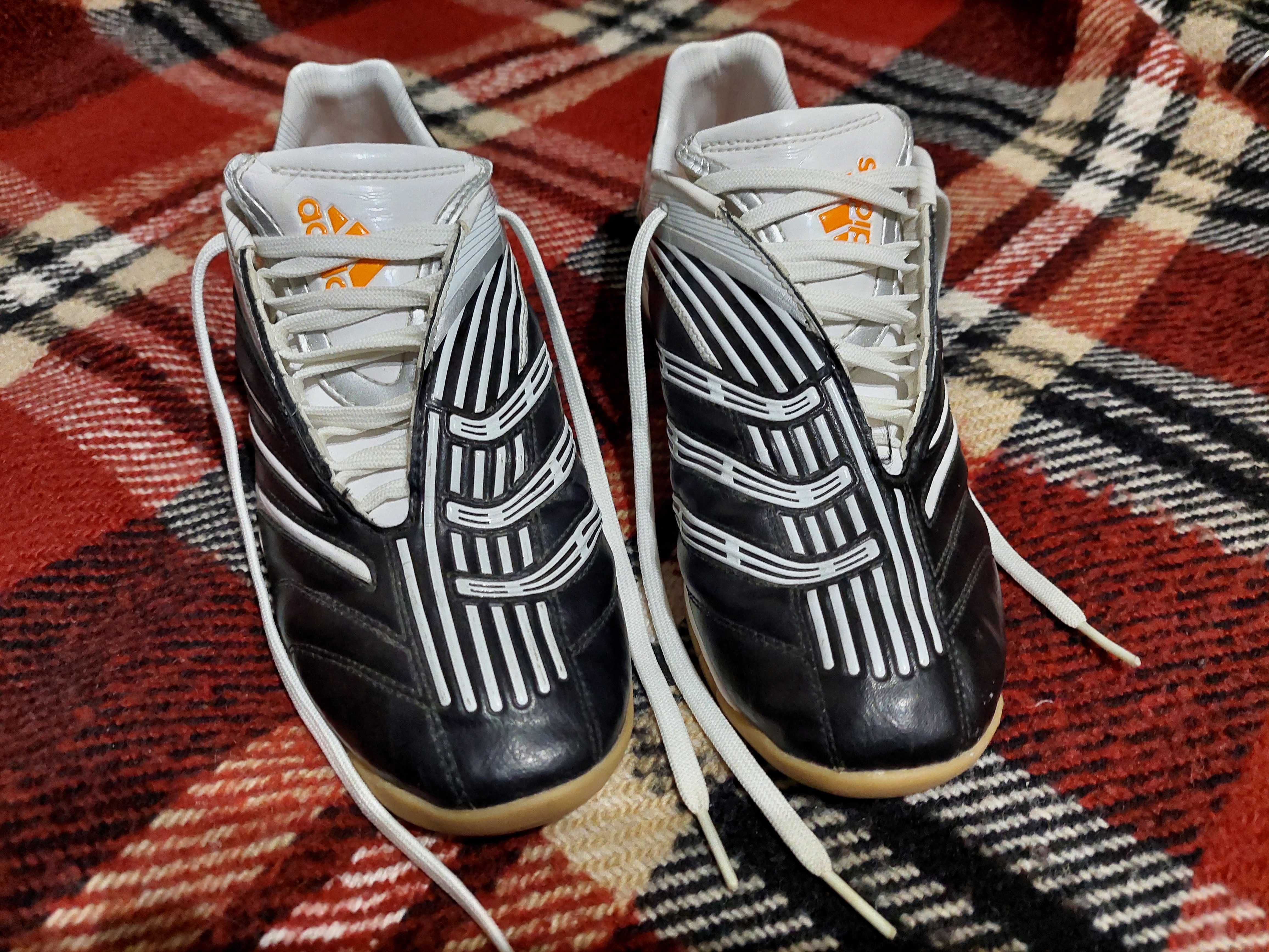 Футболни обувки Adidas Predator