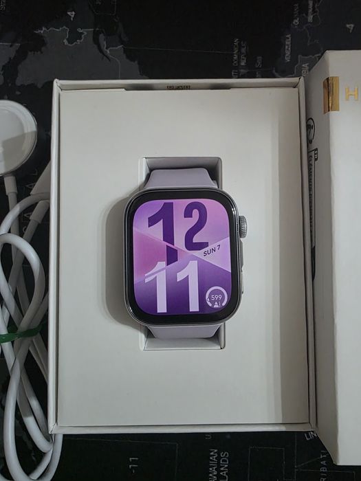 Перфектно запазен Huawei Fit 4 лилав