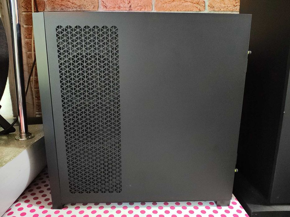 Carcasa PC Corsair 5000D Tempered Glass Black.