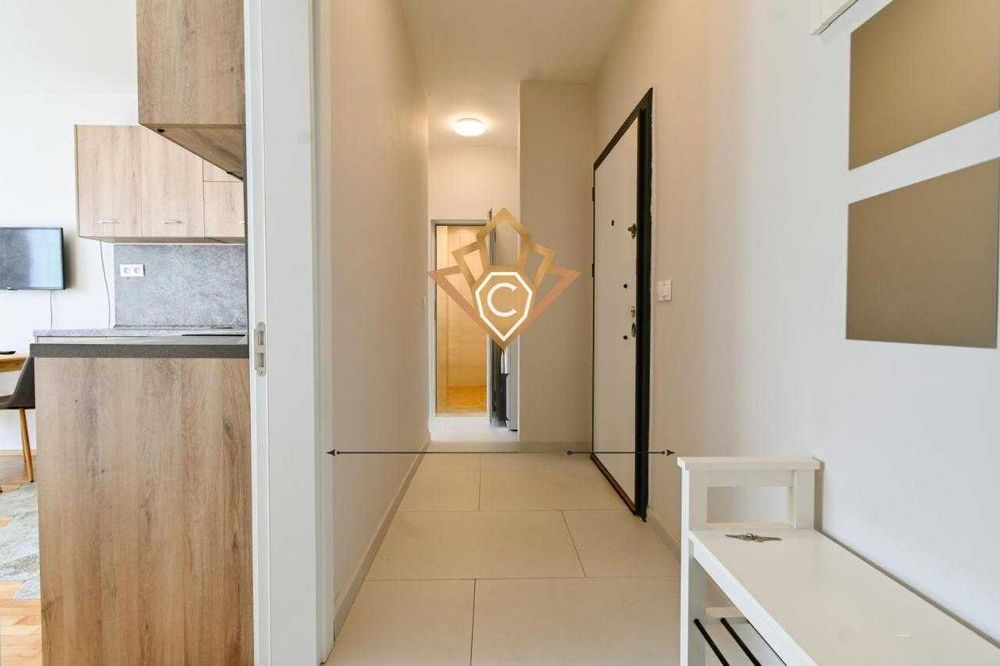 Дава се под наем Тристаен апартамент в София, Гоце Делчев - 73 кв.м за 765 € - Снимка #6