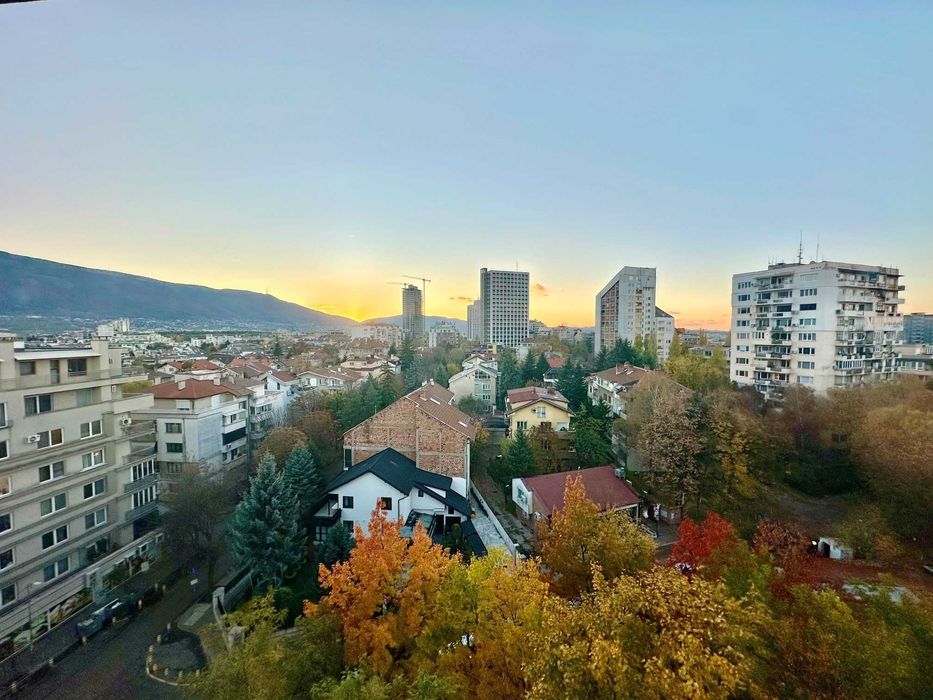 Под наем 4-стаен апартамент в кв. Лозенец