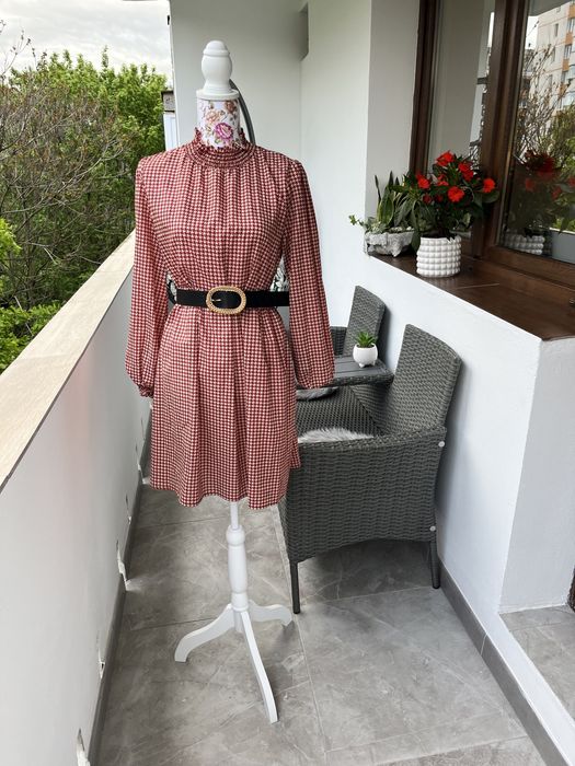 Rochie midi de primăvara