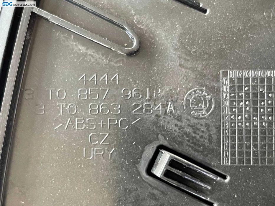 Cutie Spatiu Depozitare Spate Cotiera Skoda Superb 2 2008 - 2015 Cod 3T0857961B [C5391]