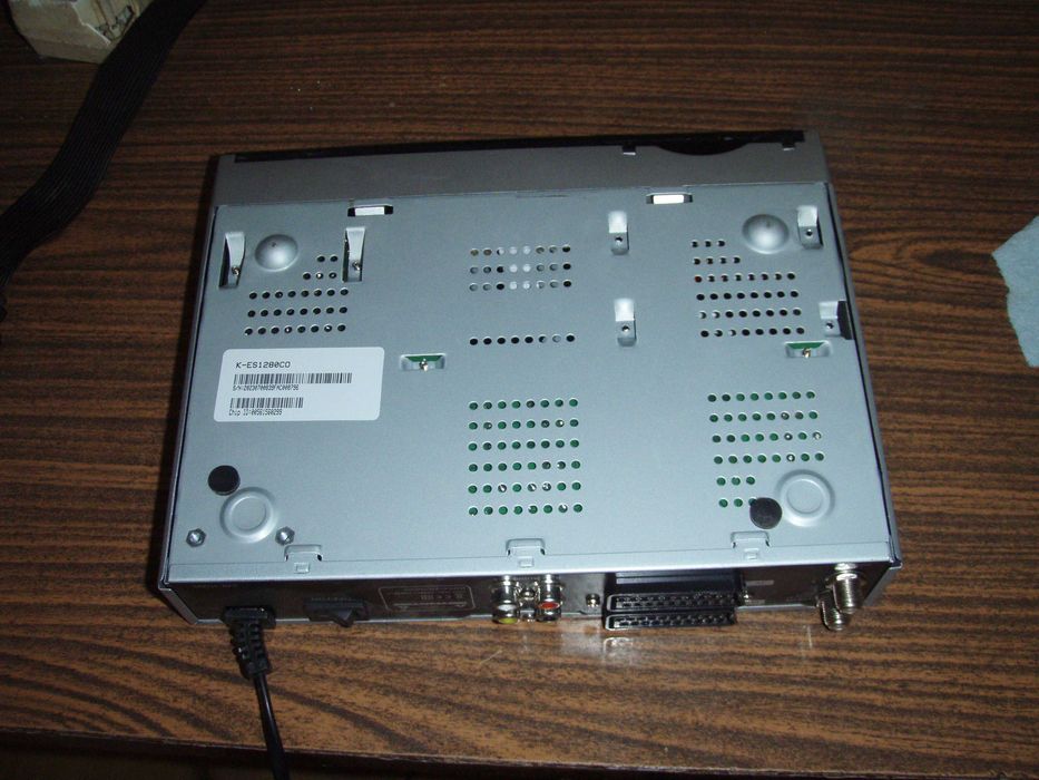 Receptor satelit SD (fara HDMI) Kaon K-ES1280CO Focus Sat + cartela