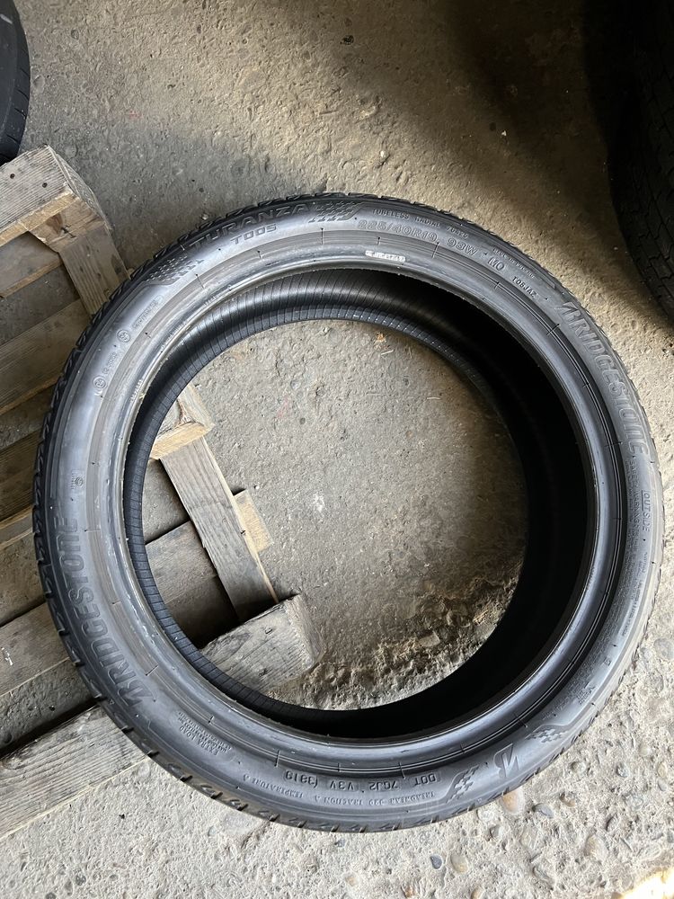 1 anvelopa de vara 225/40/19 Bridgestone 6.5 mm!