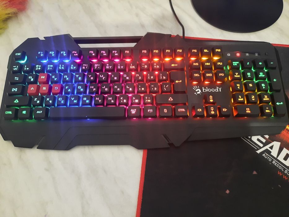 Клавиатура bloody B150N с подсветкой в хорошем состоянии