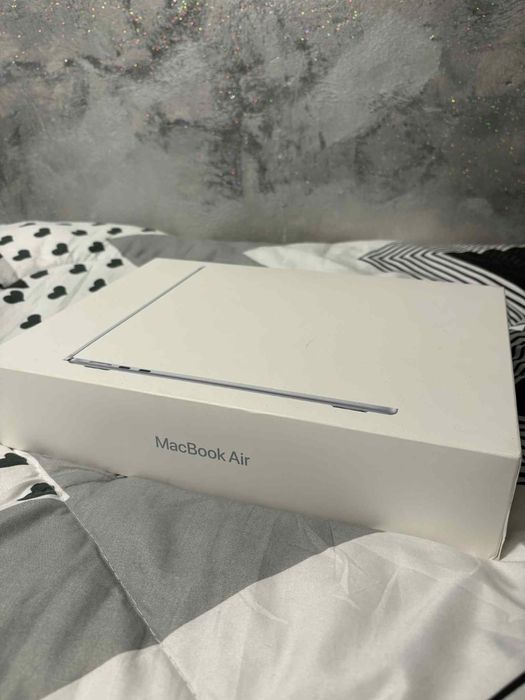 De vanzare macbook air13 2025!