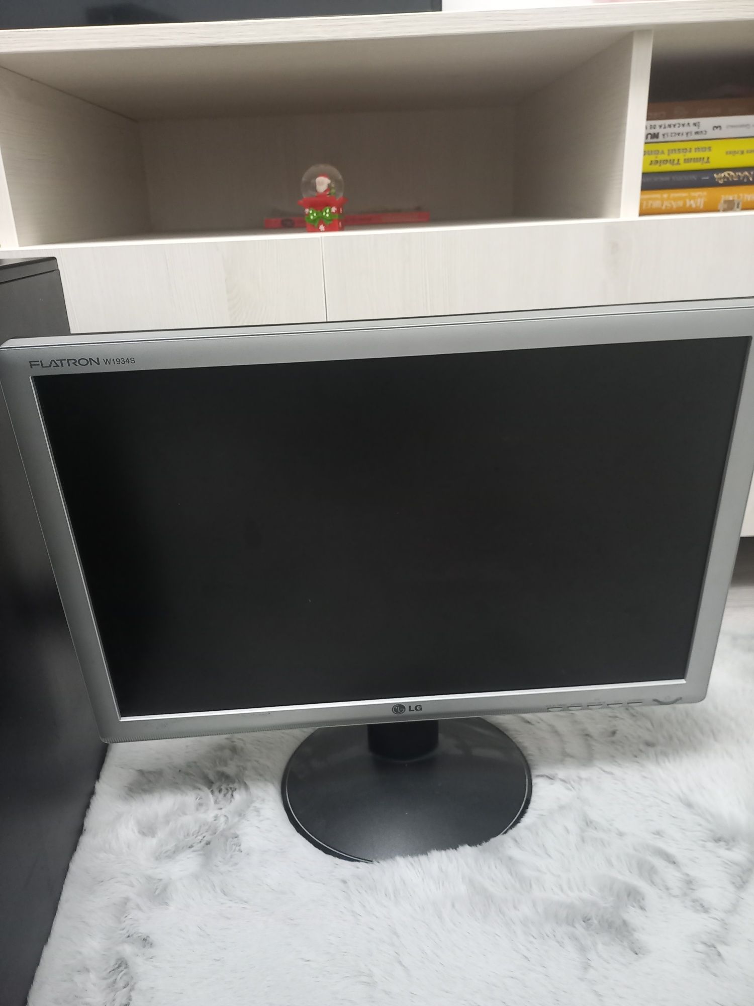 Vând pc + monitor de 75hz office/low gaming